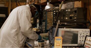 positron detector assembly